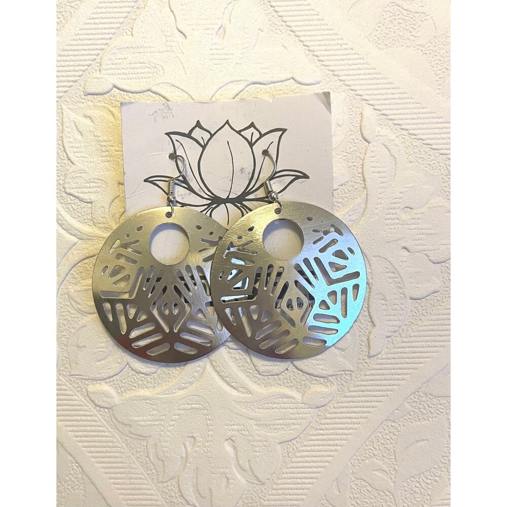 Chic Silver Cutout Earrings